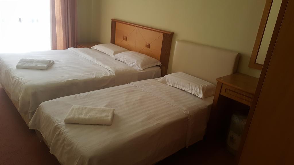 Homestay Marina Court Resort Kota Kinabalu Ngoại thất bức ảnh